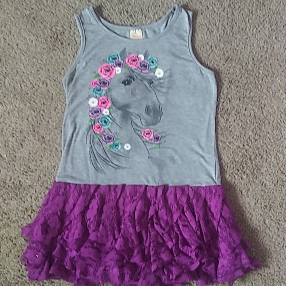 Horse with roses dress